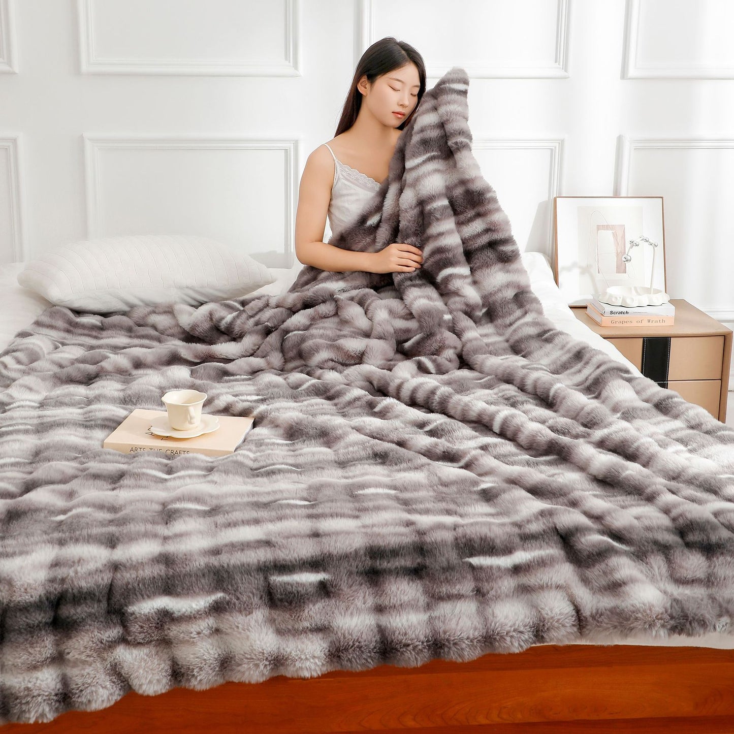 Double-Sided Faux Rabbit Fur Blanket
