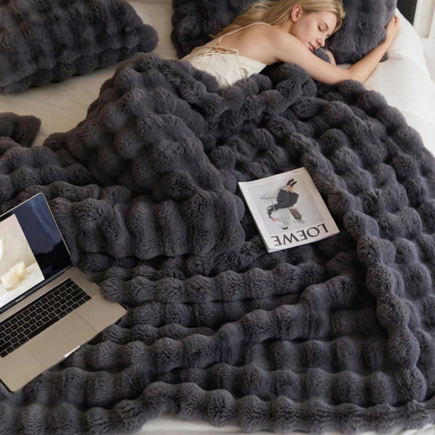 Double-Sided Faux Rabbit Fur Blanket