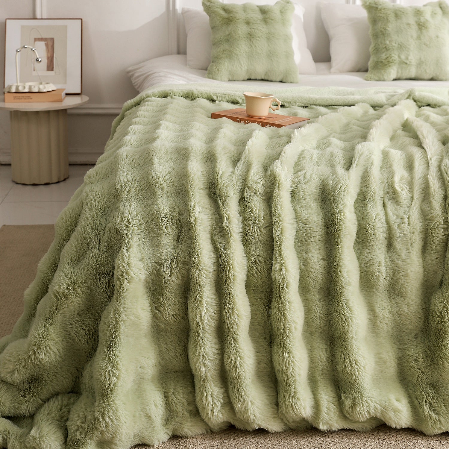 Double-Sided Faux Rabbit Fur Blanket