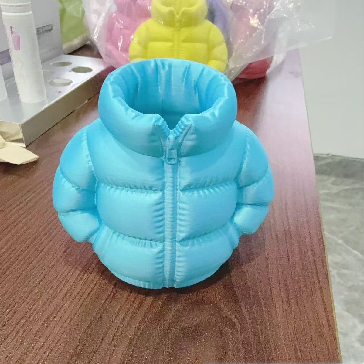 Down Jacket Pen Holder