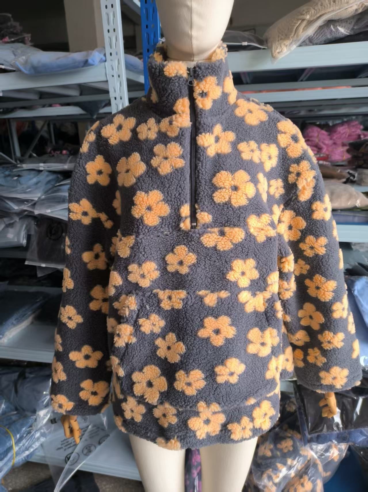Down puffer flowered pullover