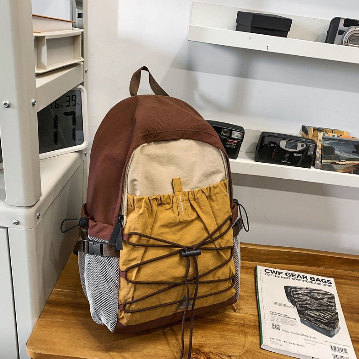 Dual-shoulder travel backpack