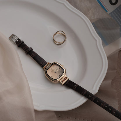 Retro-Style Womens Watch with Minimalist Square Dial