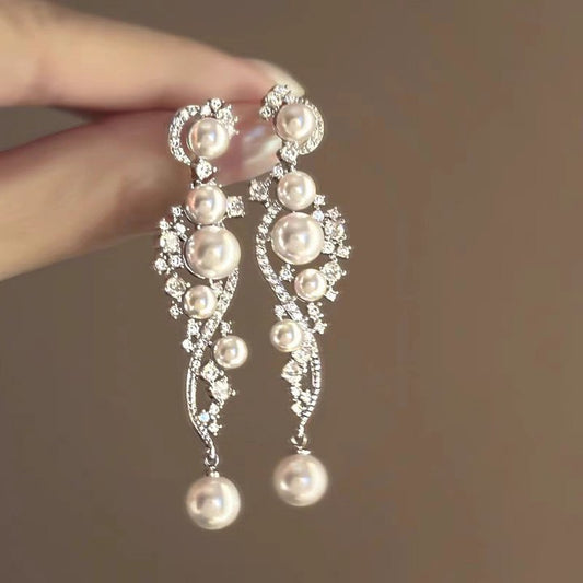 Earrings with a light luxury and high-end feel for women