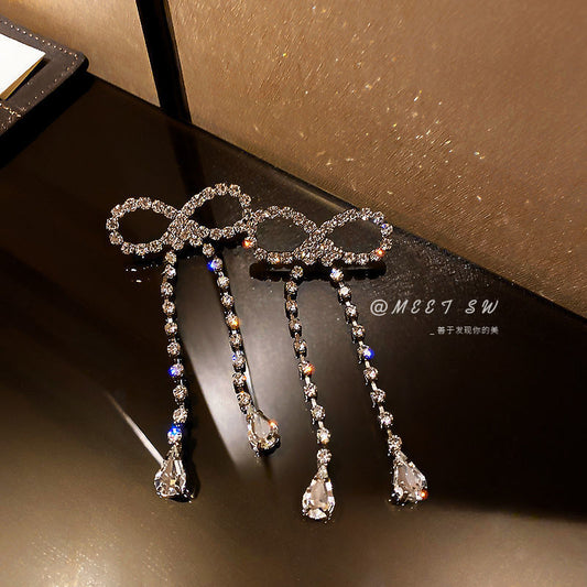 Earrings with a light luxury and high-end feel for women
