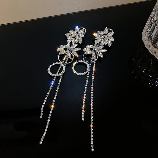 Earrings with a light luxury and high-end feel for women