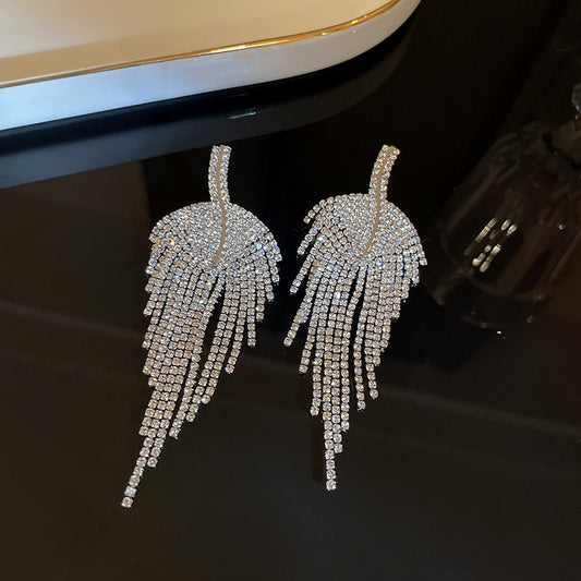 Earrings with a light luxury and high-end feel for women