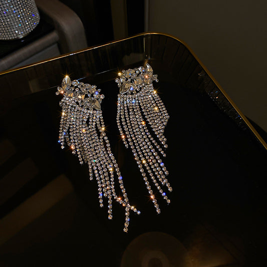 Earrings with a light luxury and high-end feel for women