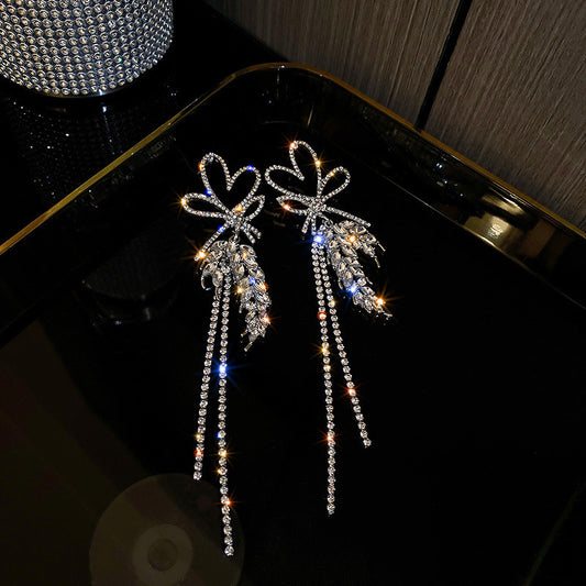 Earrings with a light luxury and high-end feel for women
