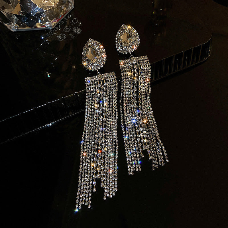 Earrings with a light luxury and high-end feel for women
