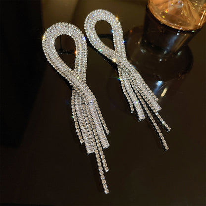 Earrings with a light luxury and high-end feel for women