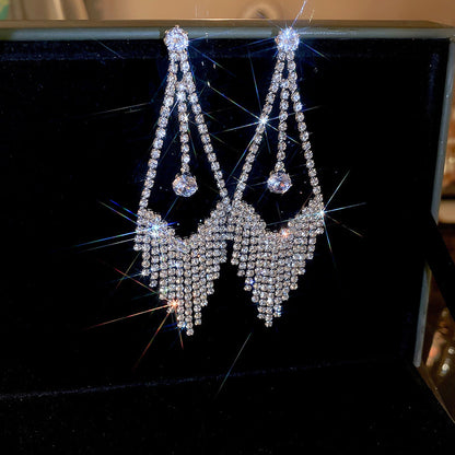 Earrings with a light luxury and high-end feel for women
