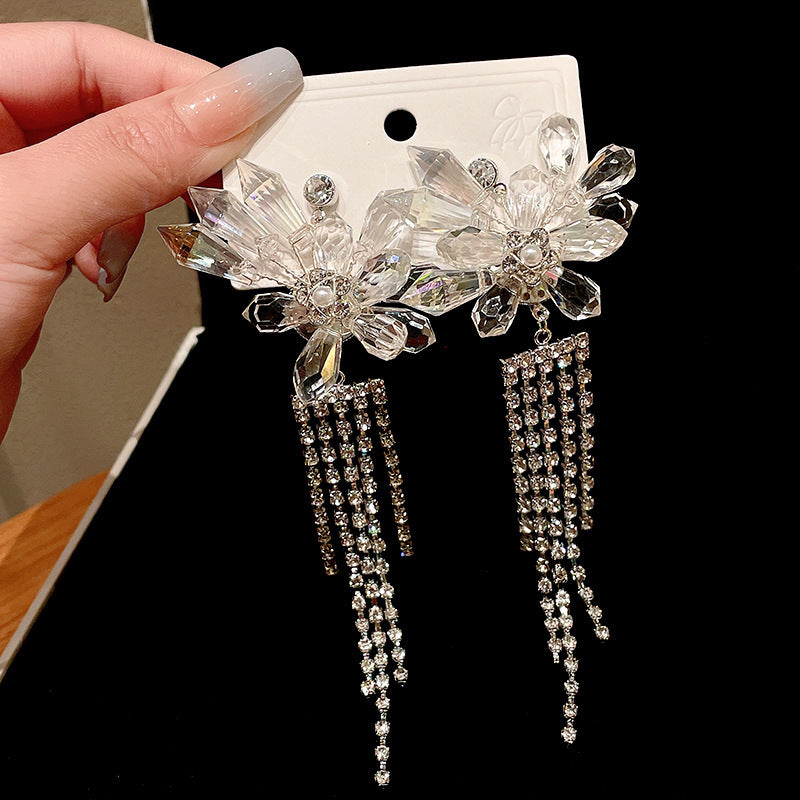 Earrings with a light luxury and high-end feel for women