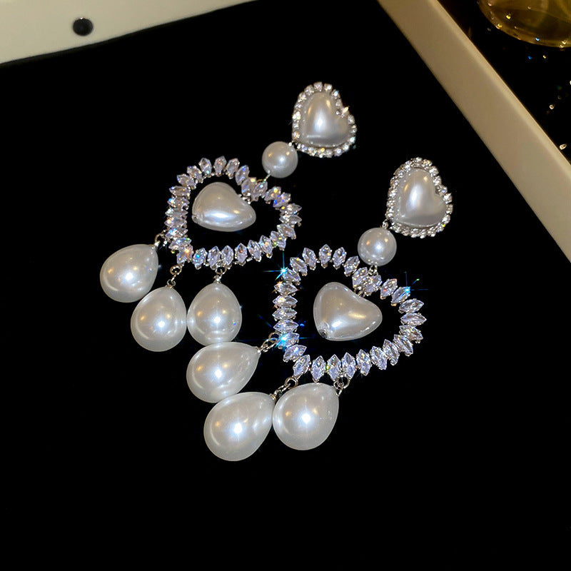 Earrings with a light luxury and high-end feel for women