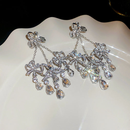 Earrings with a light luxury and high-end feel for women