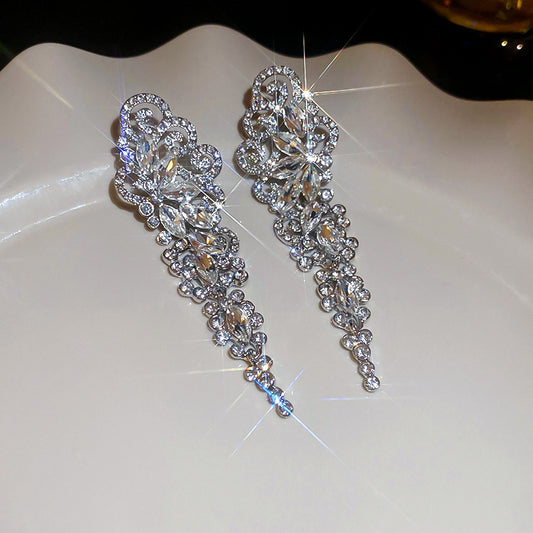 Earrings with a light luxury and high-end feel for women