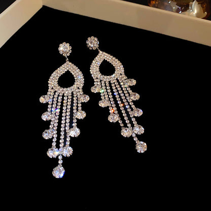 Earrings with a light luxury and high-end feel for women