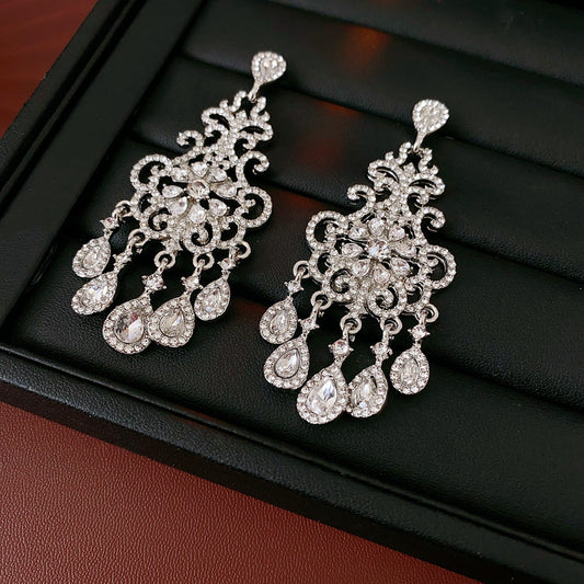 Earrings with a light luxury and high-end feel for women