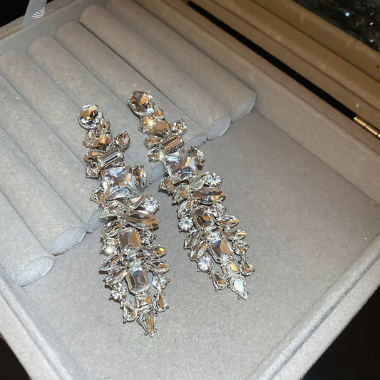 Earrings with a light luxury and high-end feel for women