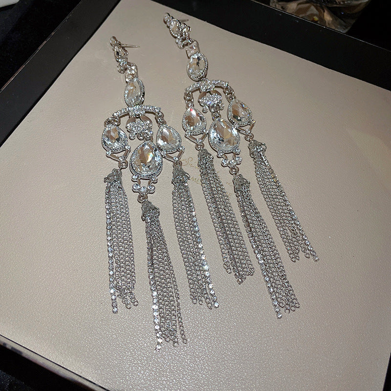 Earrings with a light luxury and high-end feel for women