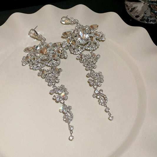 Earrings with a light luxury and high-end feel for women