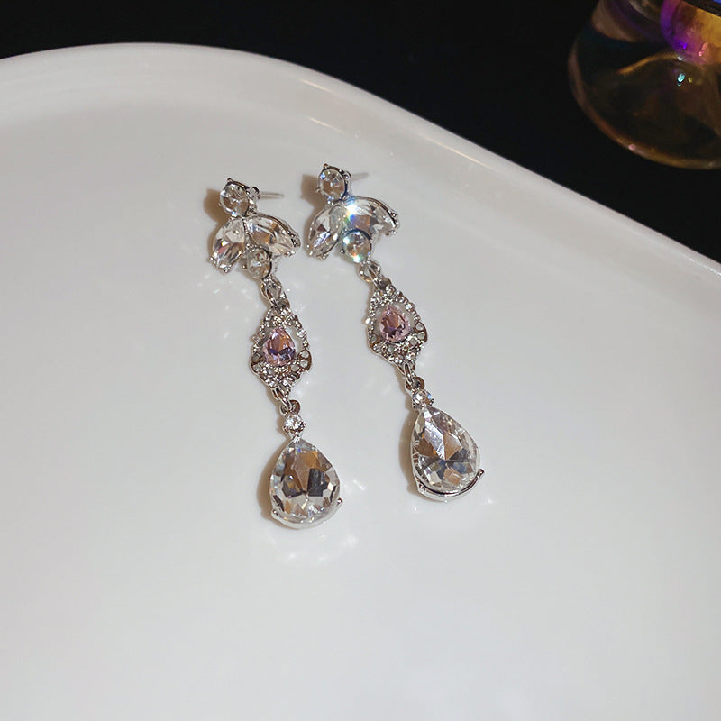Earrings with a light luxury and high-end feel for women