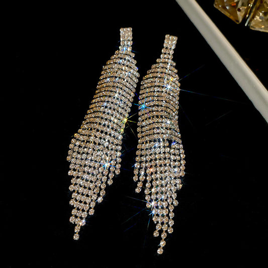 Earrings with a light luxury and high-end feel for women