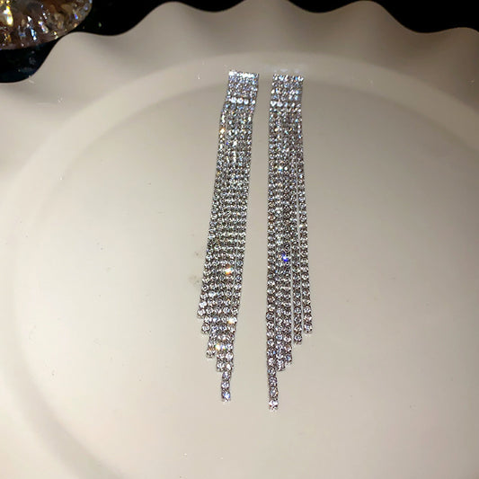 Earrings with a light luxury and high-end feel for women