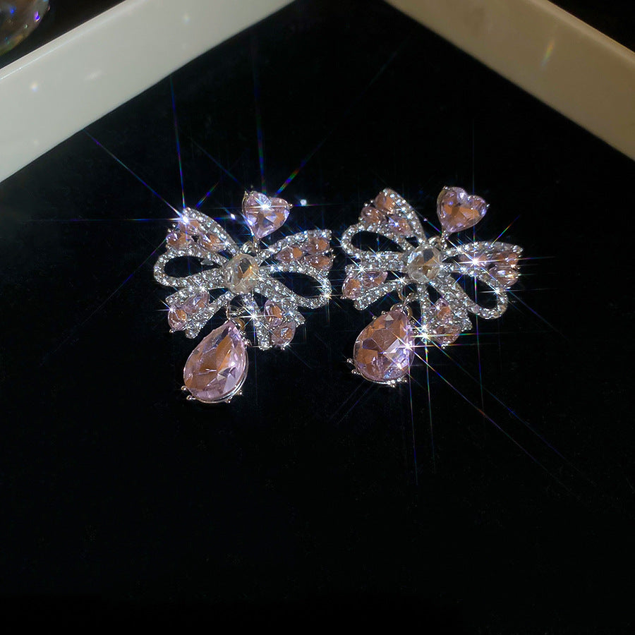 Earrings with a light luxury and high-end feel for women