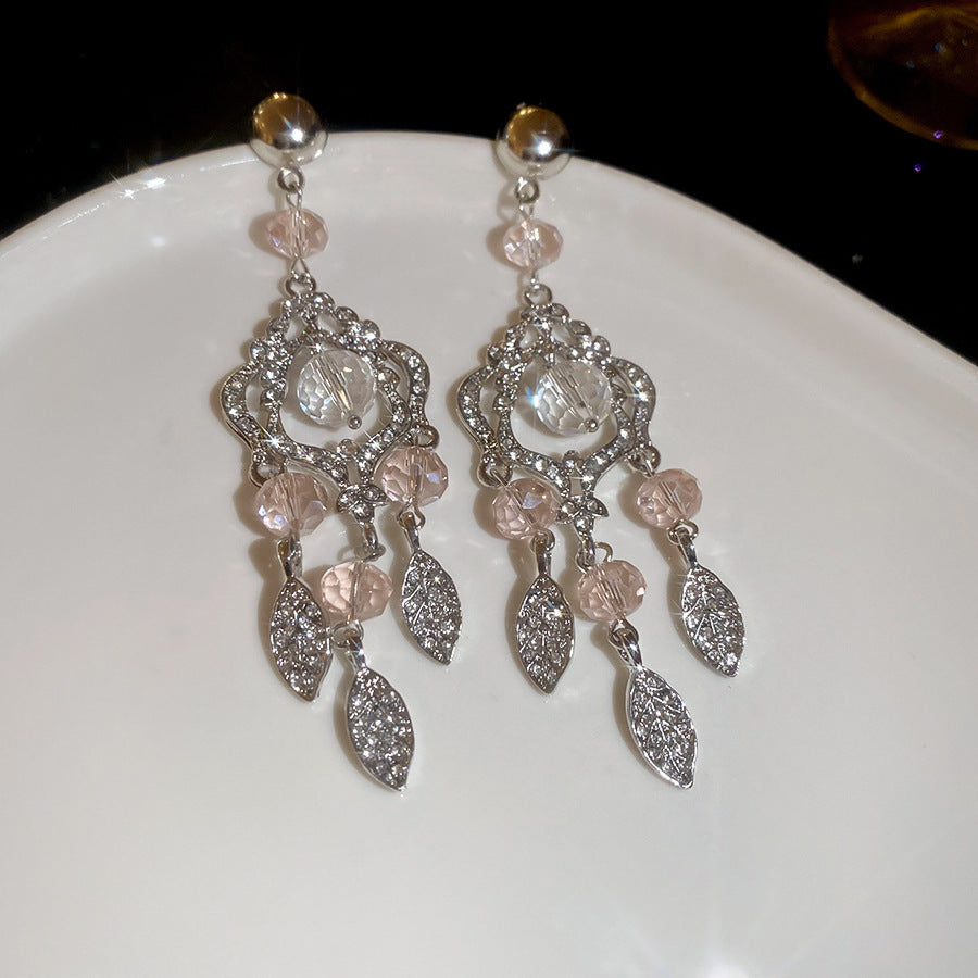 Earrings with a light luxury and high-end feel for women