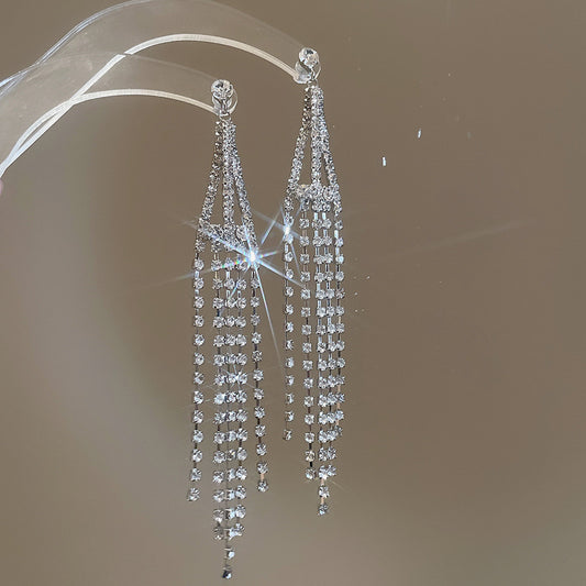 Earrings with a light luxury and high-end feel for women