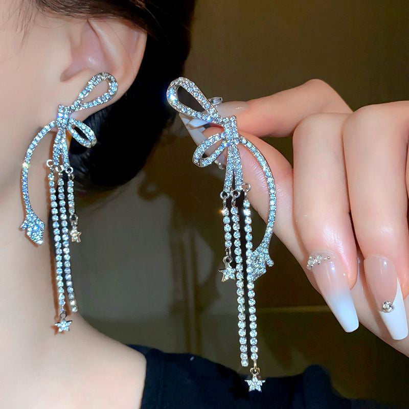 Earrings with a light luxury and high-end feel for women