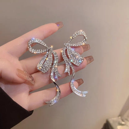 Earrings with a light luxury and high-end feel for women