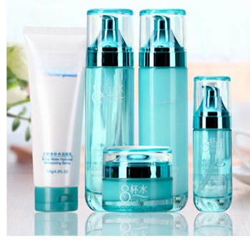 Eight Cups Skincare Toner and Lotion Set