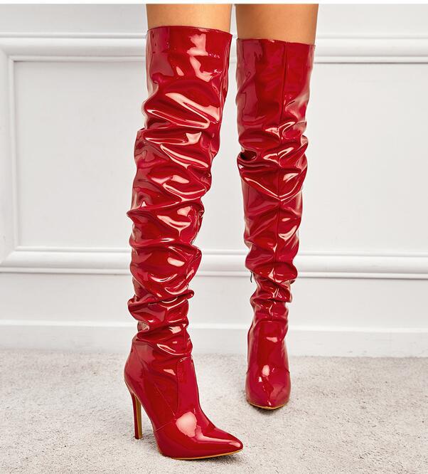 Elastic knee-length boots