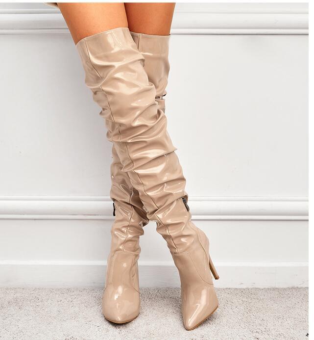 Elastic knee-length boots