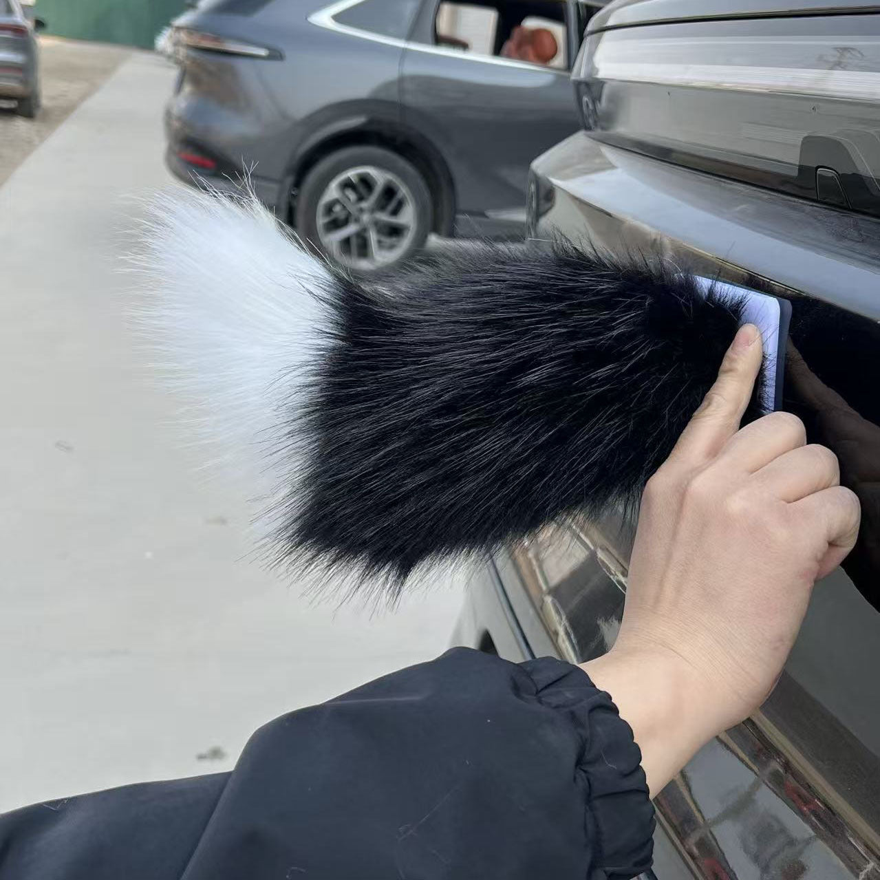 Electric Swinging Faux Fur Car Tail Decoration