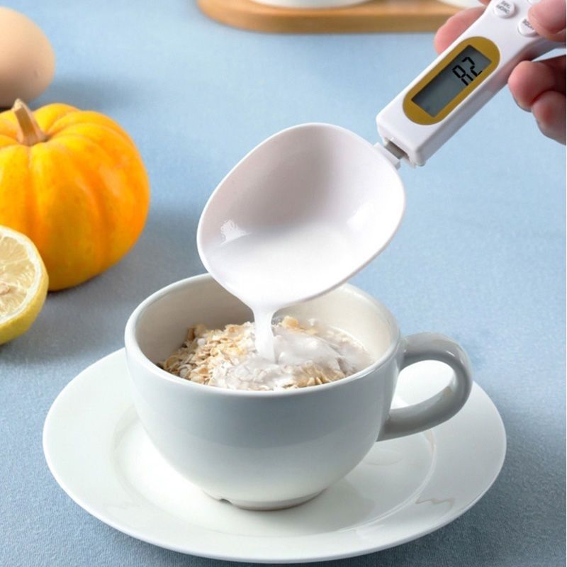 Electronic measuring spoon
