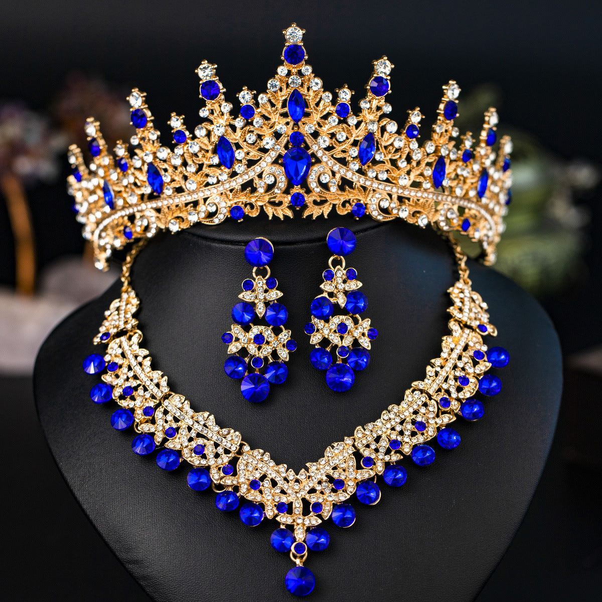 Elegant Alloy Crown Necklace Earrings Set