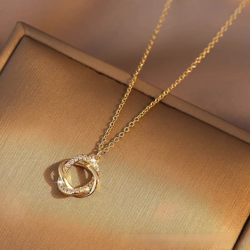 Elegant Alloy Pendant Necklace