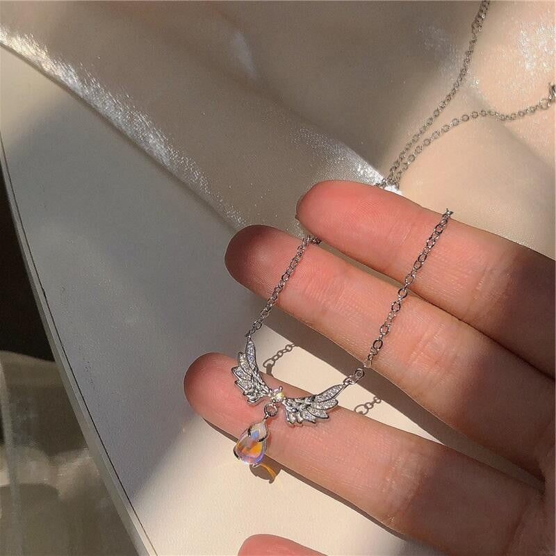 Elegant Alloy Pendant Necklace