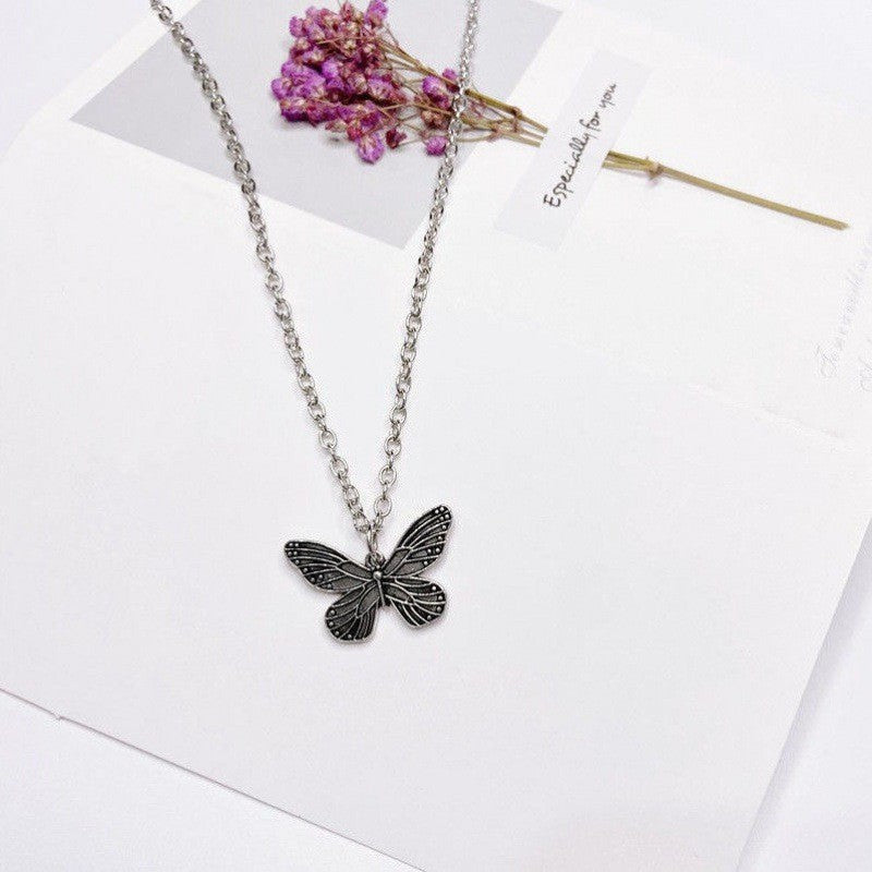 Elegant Alloy Pendant Necklace