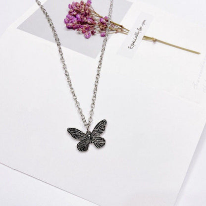 Elegant Alloy Pendant Necklace