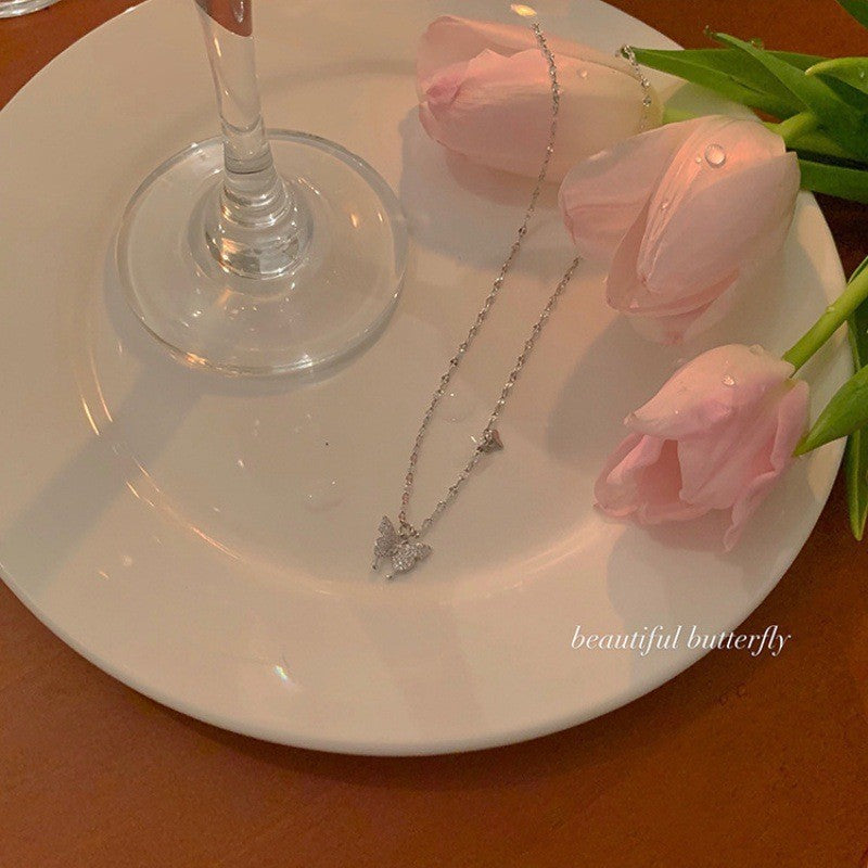 Elegant Alloy Pendant Necklace