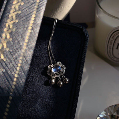 Elegant Alloy Pendant Necklace