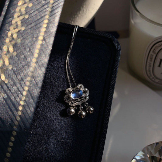 Elegant Alloy Pendant Necklace