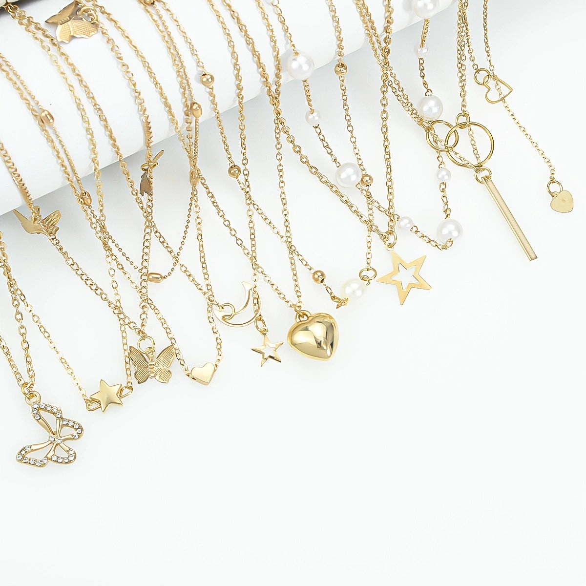 Elegant Animal Motif Gold Necklace Set