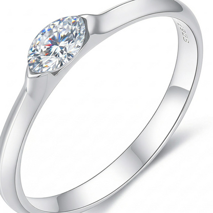 Elegant Cat's Eye Moissanite Silver Ring
