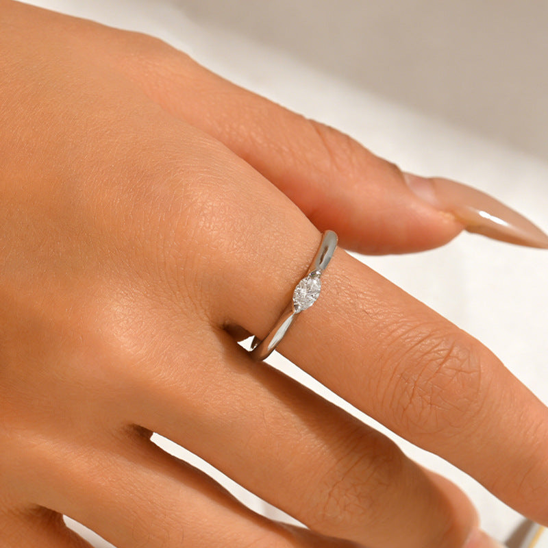 Elegant Cat's Eye Moissanite Silver Ring