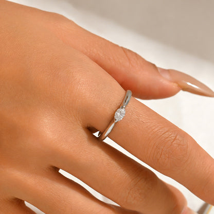 Elegant Cat's Eye Moissanite Silver Ring